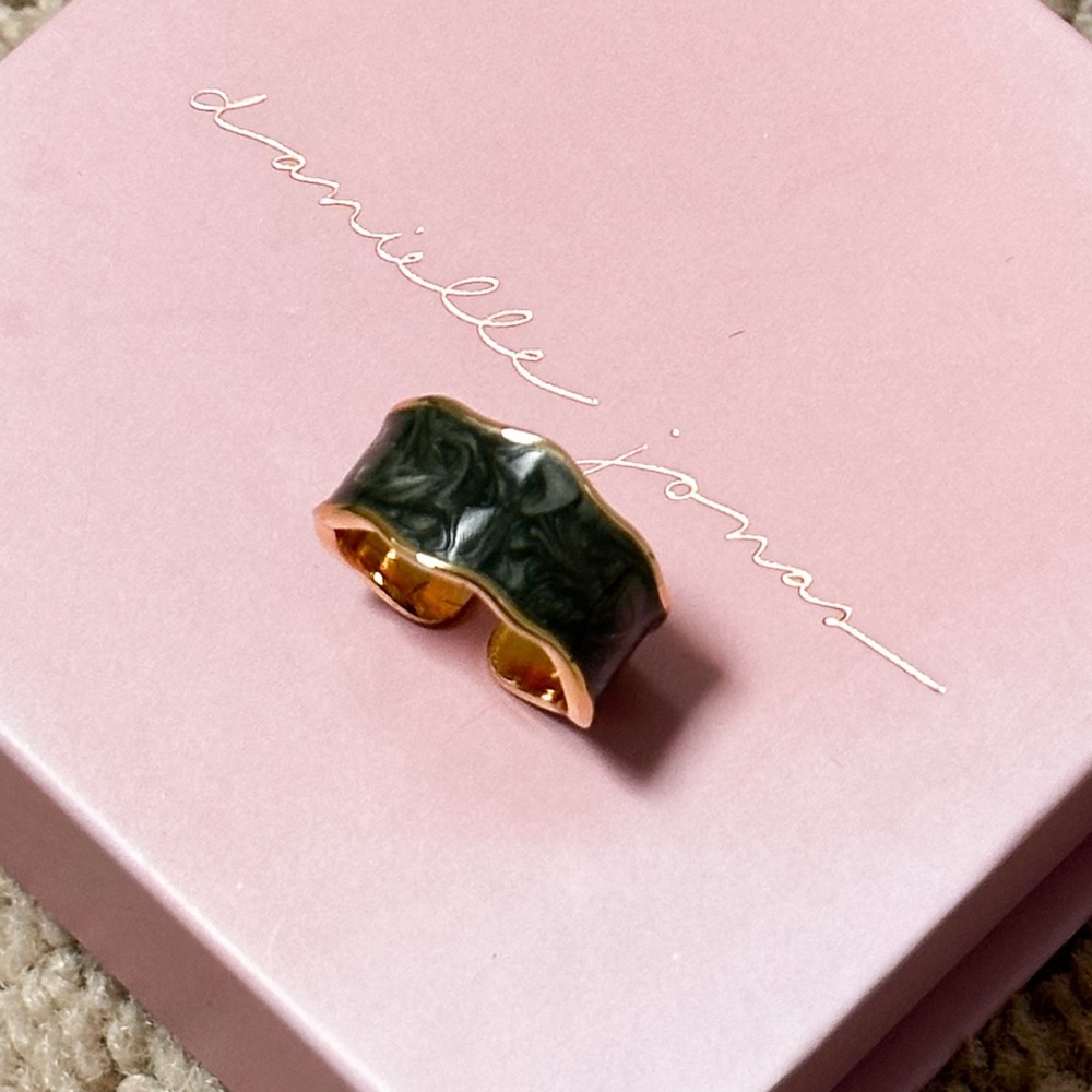BRAND NEW Danielle Jonas Iris Forest Green Enamel Adjustable 18K Gold Ring